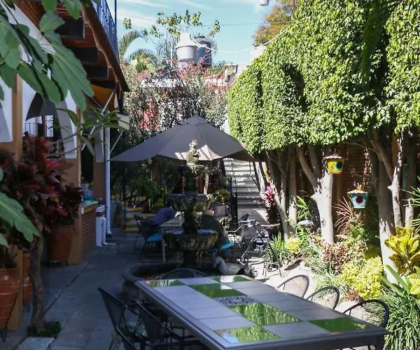 Las Mariposas Hotel & Studios