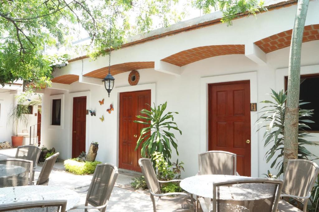 Hotel Mariposas &