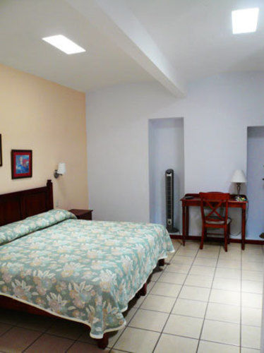 Mariposas & Hotel 3*