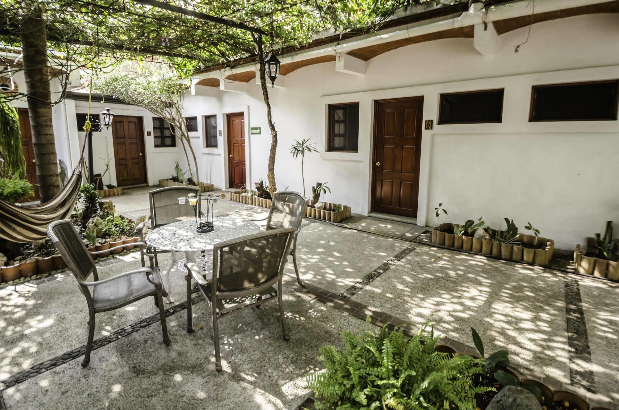 Mariposas & Hotel 3*